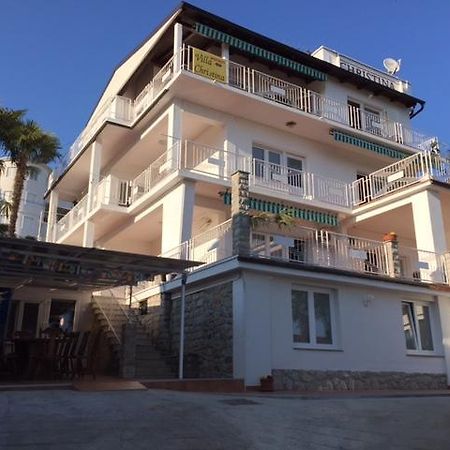 Apartmani Villa Christina Ičići Eksteriør bilde