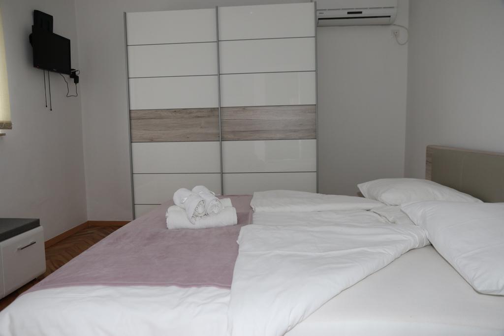 Apartmani Villa Christina Ičići Eksteriør bilde