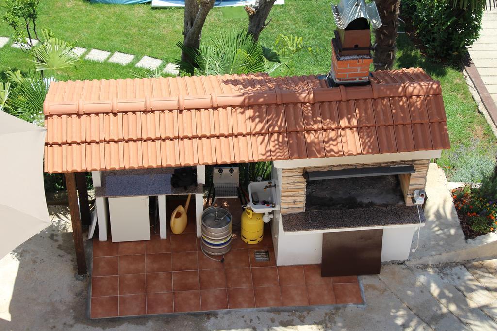 Apartmani Villa Christina Ičići Eksteriør bilde
