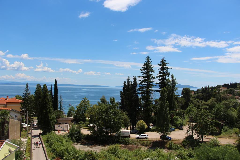 Apartmani Villa Christina Ičići Eksteriør bilde